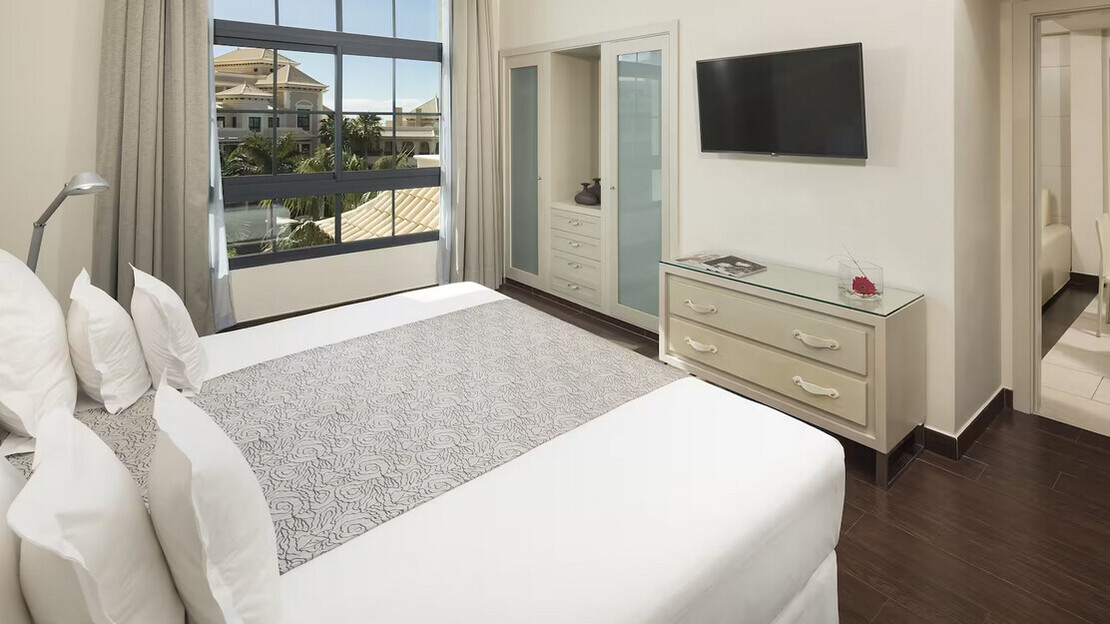 One-Bedroom Suite Resort View